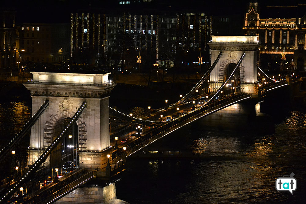 budapest ponte delle catene notte